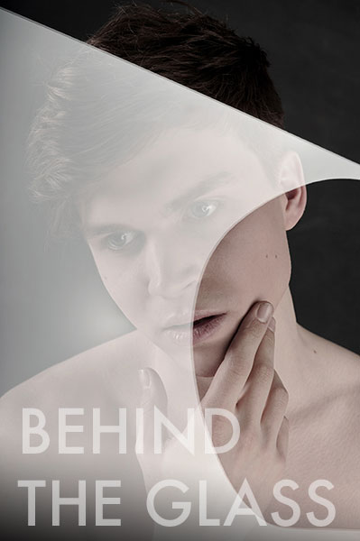 Behind the glass 1 - Copyright Christiane Specht