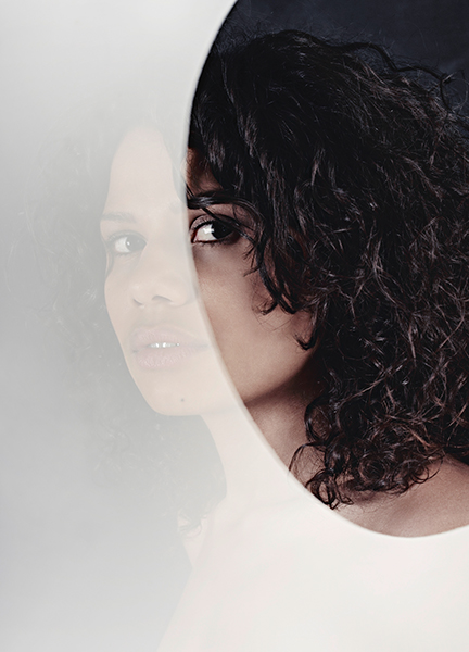 Behind the glass 3 - Copyright Christiane Specht